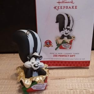 Pepe Le Pew Christmas ornament